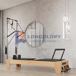 Oak Pilates Reformer s stolpom